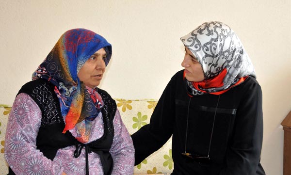 Vali Demirtaş'ın eşinden şehit ailelerine ziyaret