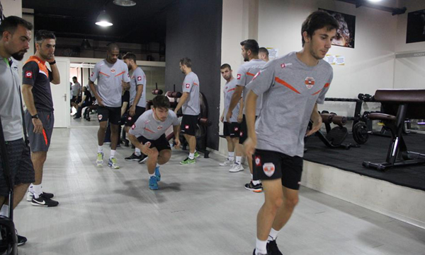 Adanaspor salonda kuvvet çalıştı