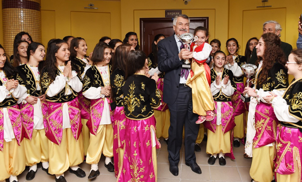 Seyhan Belediyesi, Adanayı Temsil Edecek