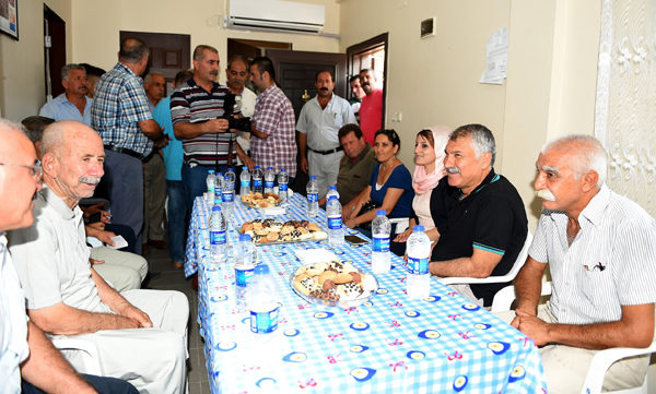 Karalardan işçilere ayran ikramı