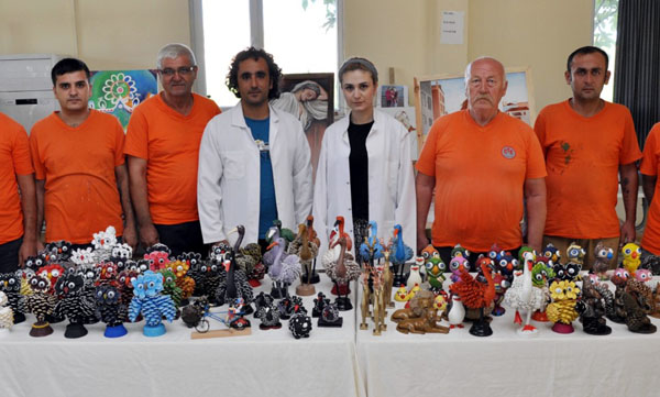 Kozalaklar cezaevinden kanatlanıp 10 bin evi süsledi