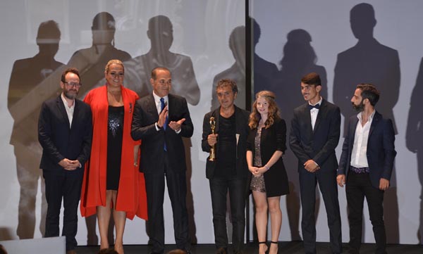 Sinemanın devleri ödüllerine kavuştu