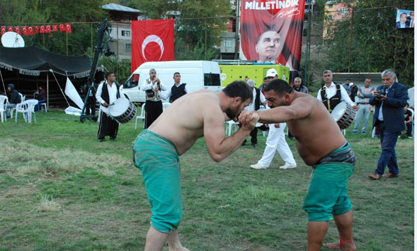Feke Karacaoğlan Karakucak Güreşleri yapıldı