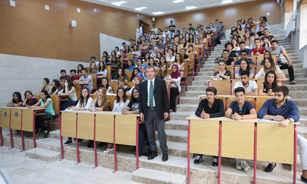 İİBFnin derslikleri yenilendi