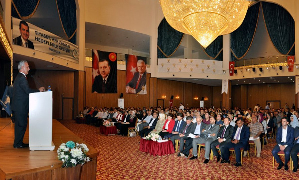 Siyaset Akademisinde ders zili çaldı