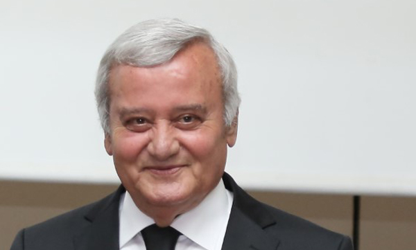 Gazeteci Çakın'a 'Burhan Felek Basın Meslek Hizmet Ödülü'