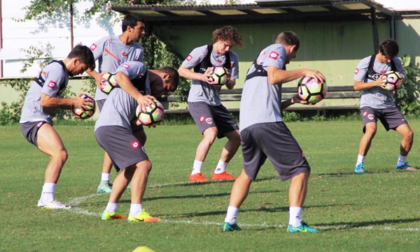 Adanasporda futbolculara uyarı
