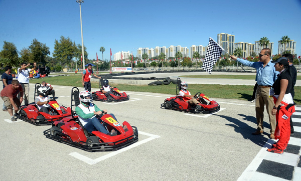Karting pilotları cumhuriyet için gaza bastı
