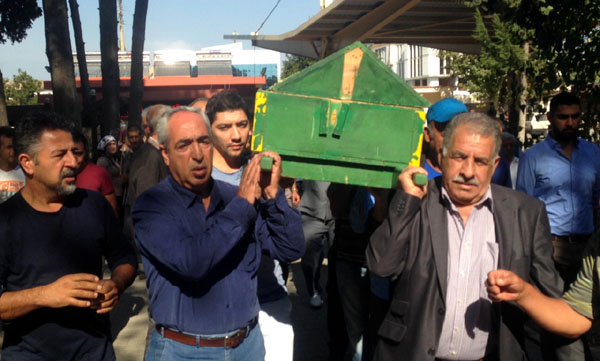 TGS İzmir Şube Başkanı Hüner'in babası toprağa verildi