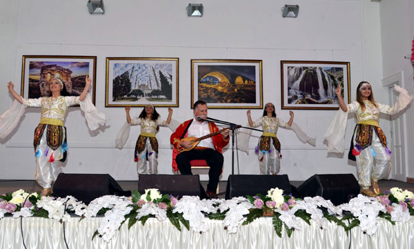 Büyükşehir, Balkan Türk ezgilerini Adana’da estirdi