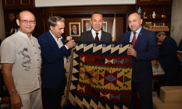 Tatar kenti Aznakay’dan Adana’ya sevgi seli