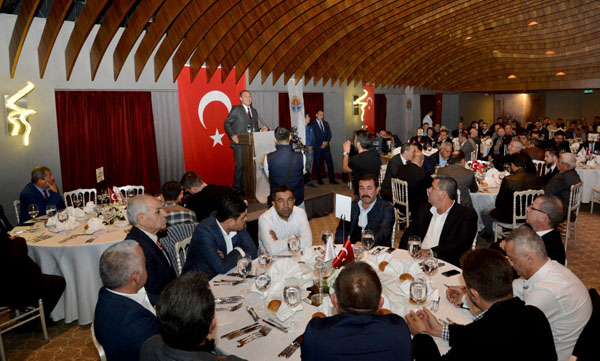 Sözlü, tarım sektörü temsilcilerini çiftçilerle buluşturdu