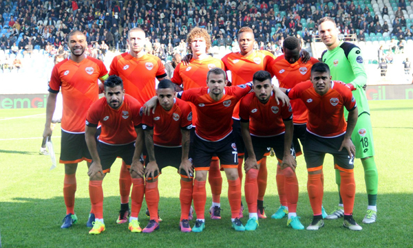 Kaplan, Kartal avına çıkıyor