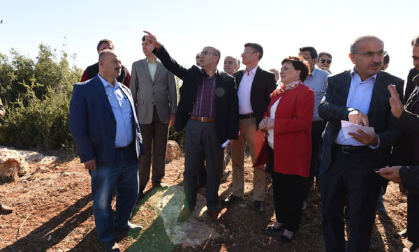 Vali Demirtaş, yeni kurulacak site arazilerini gezdi