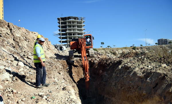 Sarıçam’da alt yapı sorunları çözülüyor 