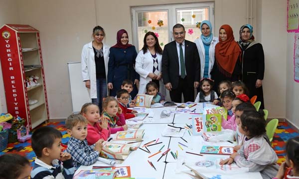 Anneler kursa, çocuklar derse