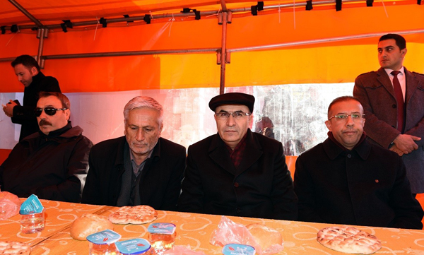 Vali Demirtaş, şehit polis için okutulan mevlide katıldı 