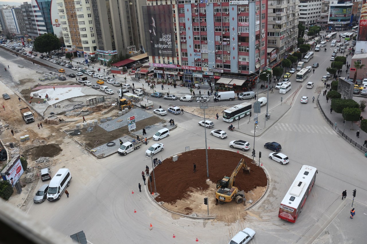 Büyükşehir, Adana için molasız çalışıyor