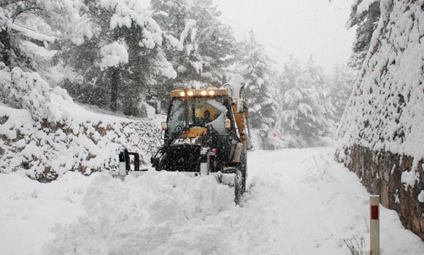 Toroslarda karla mücadele