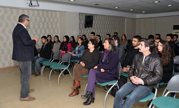 Genç mühendislere etkili iletişim eğitimi