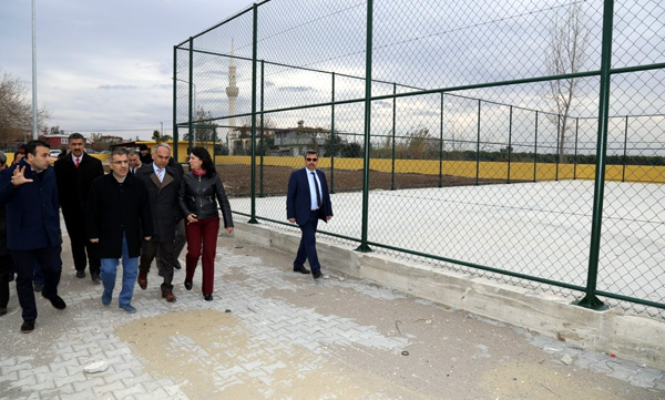 Spor tesisi, park ve taziye evi birarada