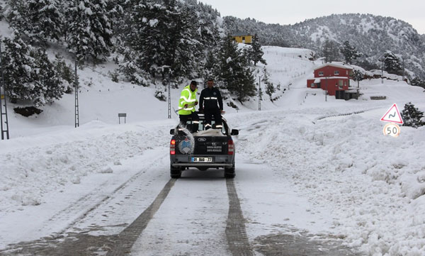 Kızıldağ Yaylası’nda karla mücadele