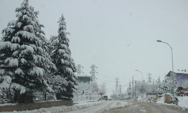 Tufanbeyli'de kapalı yol kalmadı