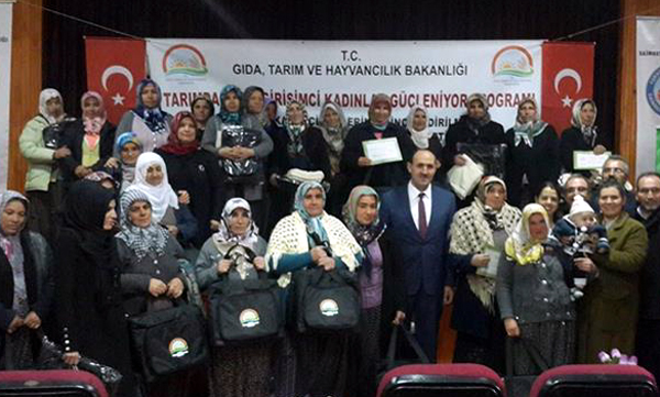 Kadın çiftçilere ‘Soğuk Tutucu Muhafaza Çantası’