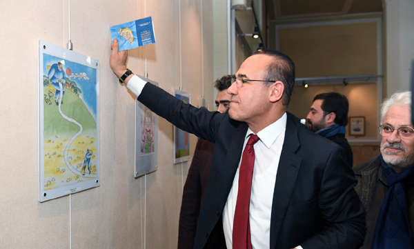 Sözlü, ödüllü karikatürleri Adanalılarla buluşturdu