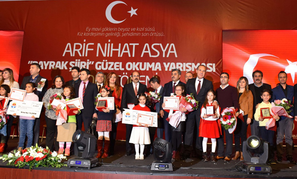 Adanalıların bayrak sevgisi çığ gibi