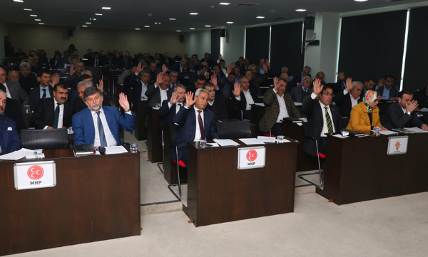 
Borçlanma komisyondan geçti
