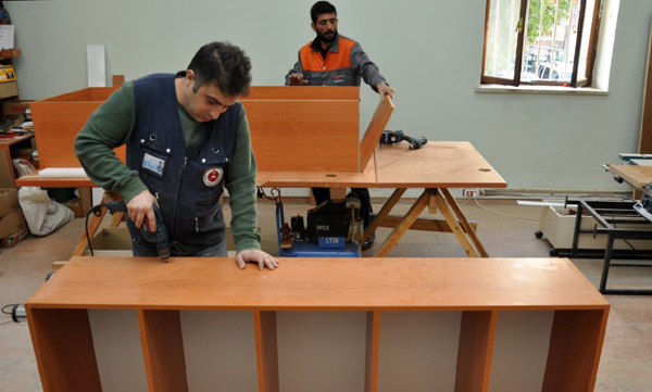 Adliyede mobilya atölyesi