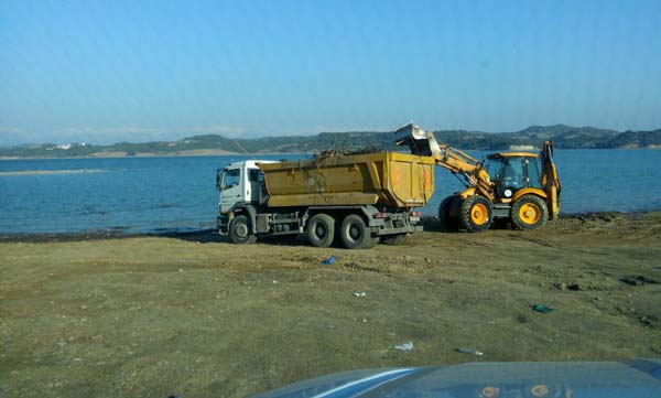Baraj gölünde çevre temizliği