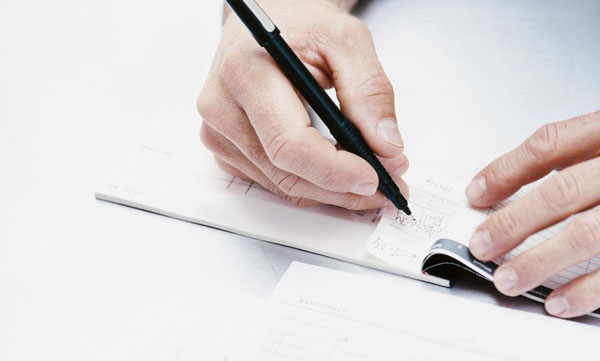 Adanalı icra kapısında