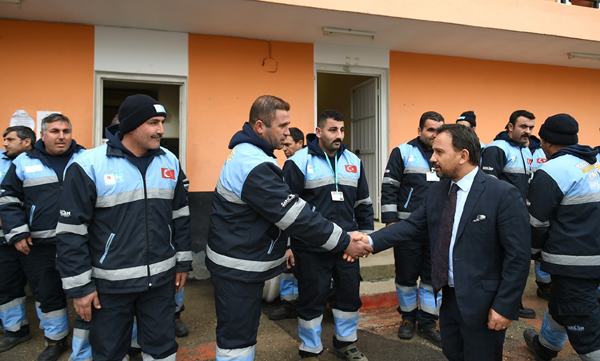 Sarıçam Belediyesinde Temizlik İşçilerinin kıyafetleri yenilendi