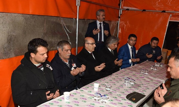 Vali Demirtaş'tan şehit ailelerine taziye ziyareti