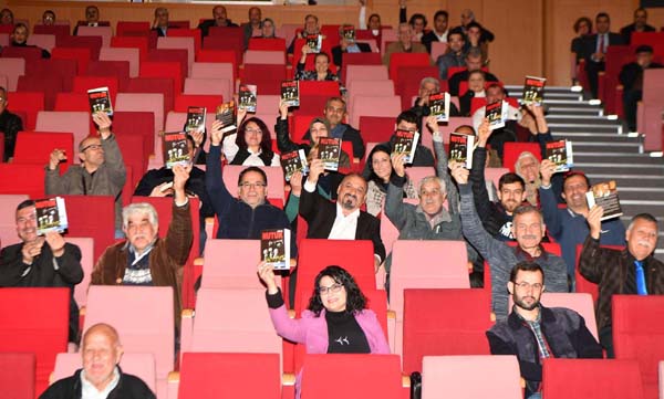 Halk Günü'ne gelenlere ''nutuk'' hediyesi