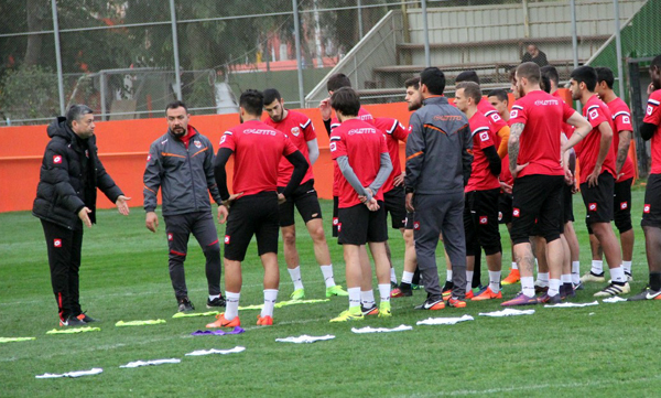 Adanaspor tempoyu artırdı