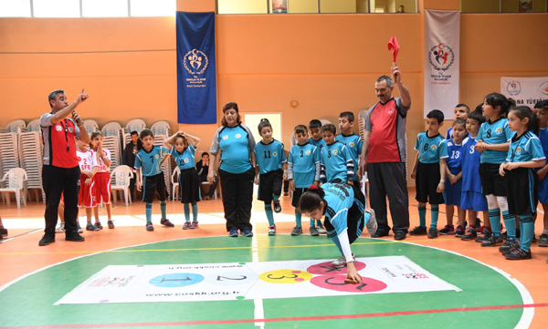 Geleneksel çocuk oyunları Adana’da yaşatılıyor
