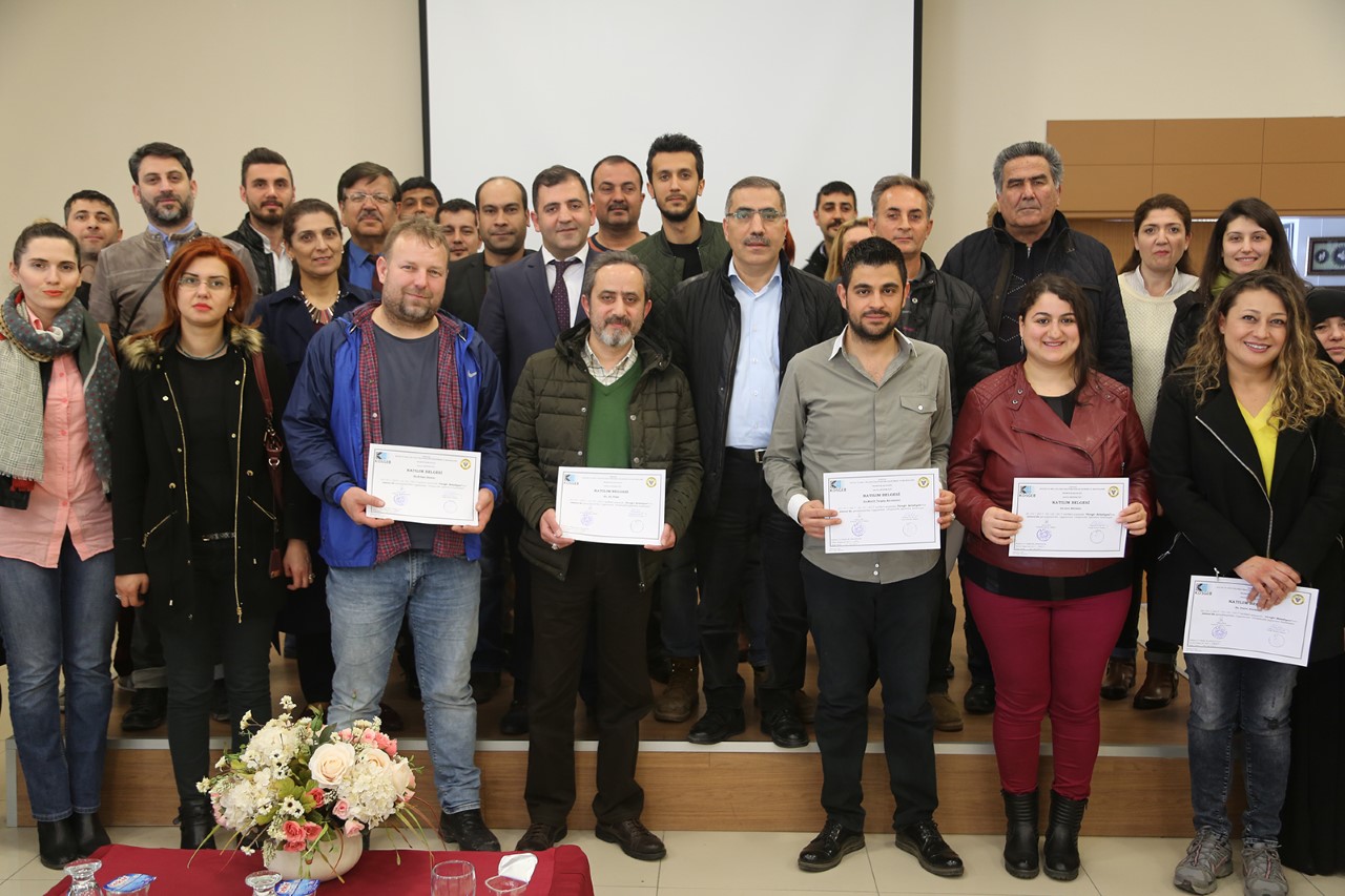 Genç girişimci adayları sertifikalarını aldı
