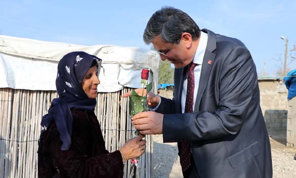 Barut, köylü kadınların gününü kutlayıp, ‘HAYIR’ı anlattı