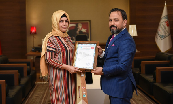 Uludağ’dan Sarıçamlı 20 esnafa ruhsat