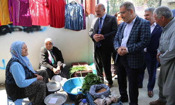Çelikcan kapı kapı geziyor