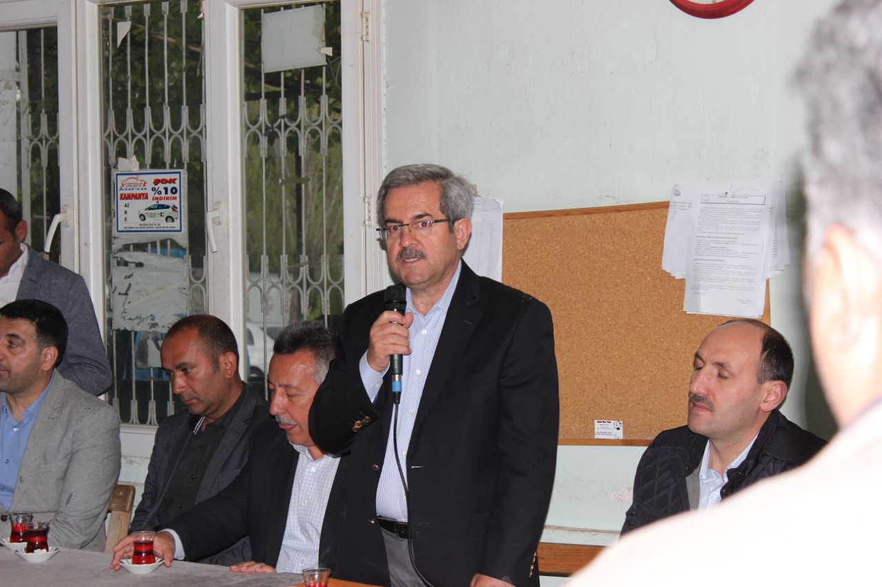 Ünüvar, sel ve doludan zarar gören çiftçileri ziyaret etti