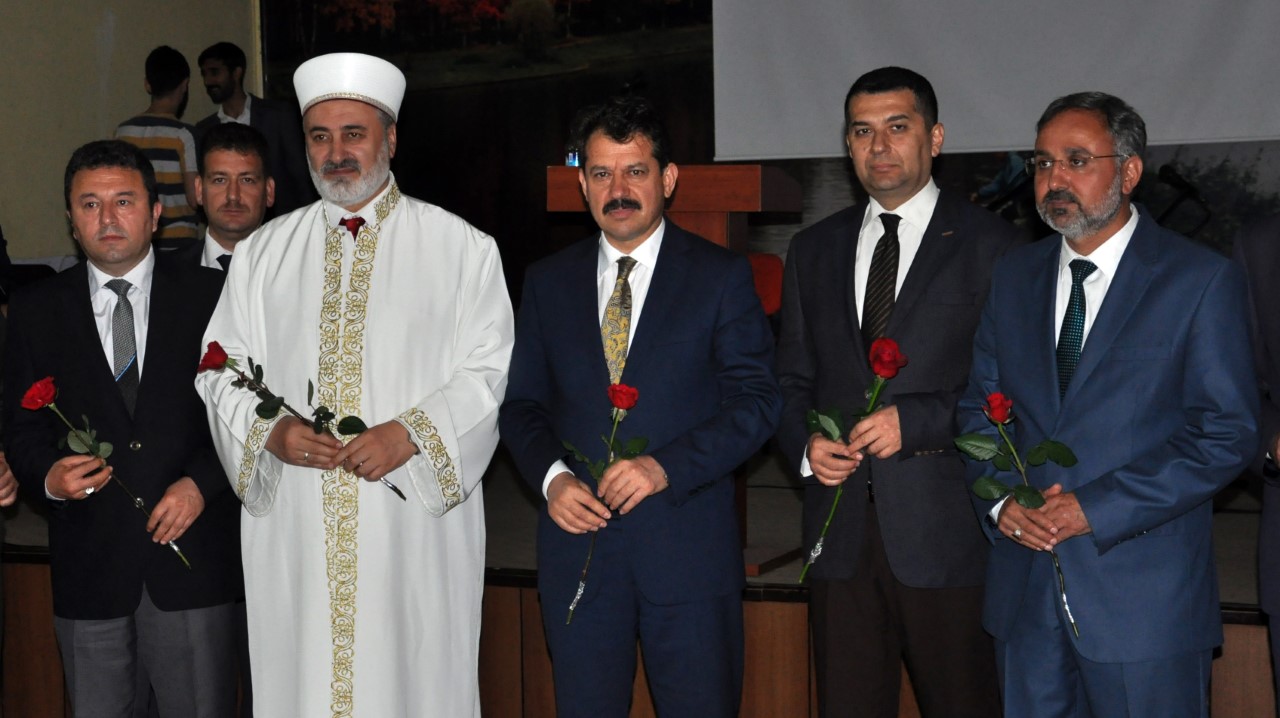 Müftü'den mahkumlara ''Kutlu Doğum Gülü''