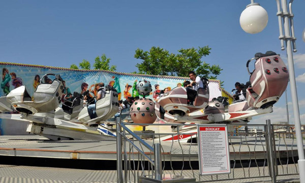 Lunapark çocuklara yine ücretsiz