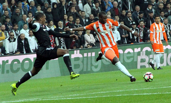 Adanaspor, lidere kafa tuttu