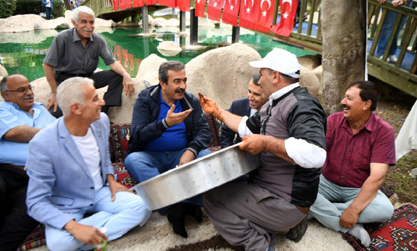 Türkiye’nin renkleri Çukurova’da buluştu