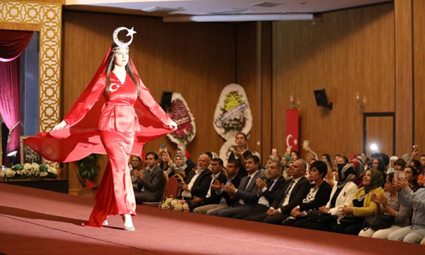Yüreğir'de Osmanlı Esvapları defile ve sergisi