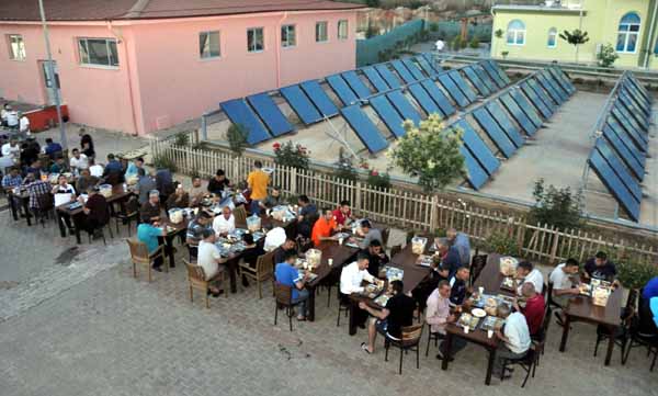 Kürkçüler cezaevinde dev iftar